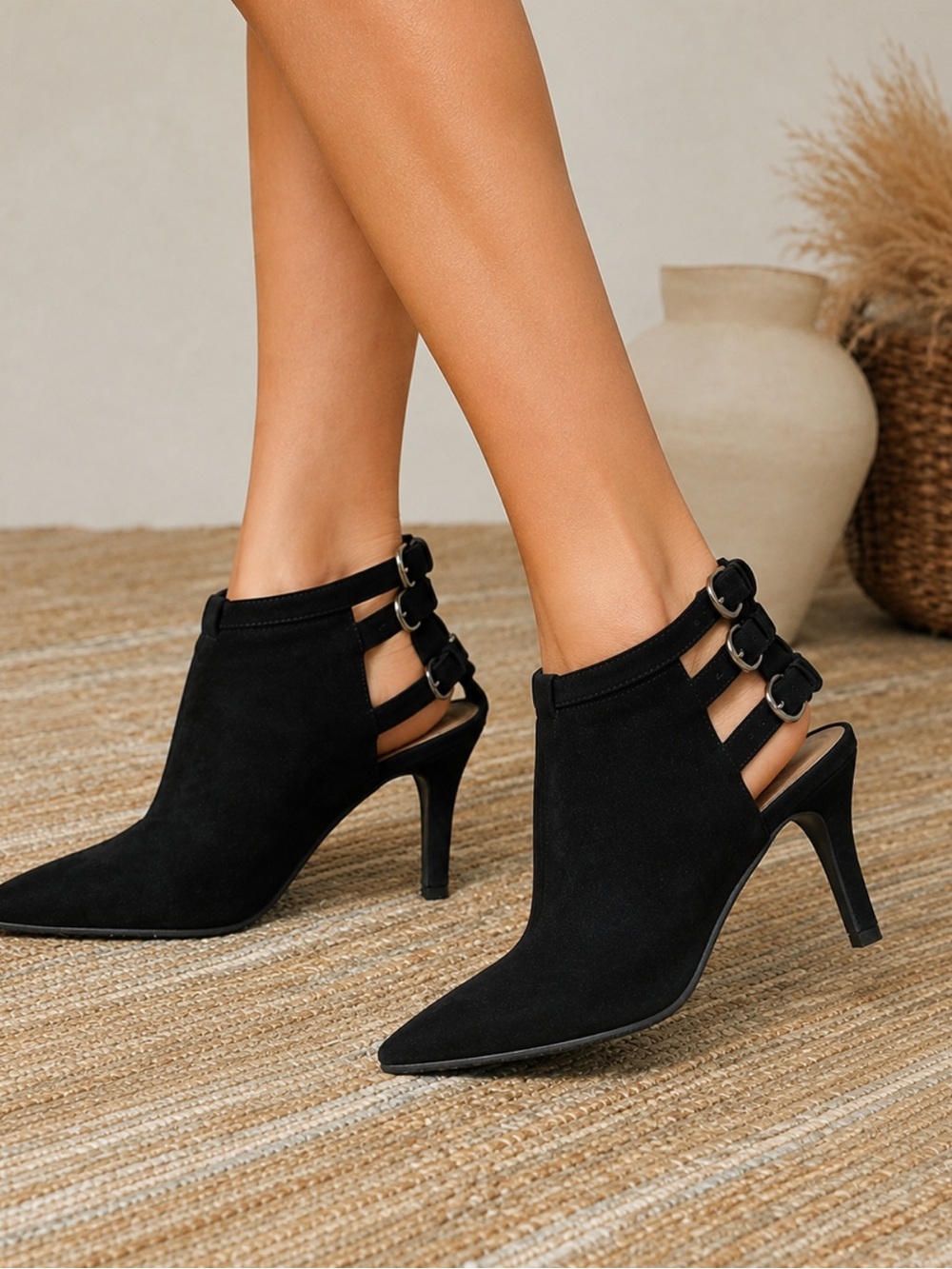 Seychelles Black Suede Buckle Cutout Pointed Toe Heels Size 8.5